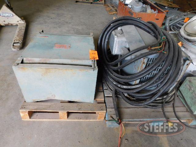 (2) pallets transformers and approx. 25- 2-4 gauge wire_1.jpg